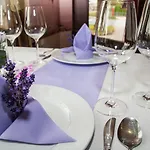 科罗纳膳食公寓及餐厅酒店 招待所