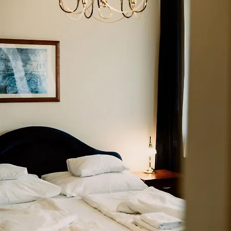 Korona And Restaurant Hévíz