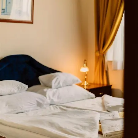 Korona And Restaurant Pensionat 4*