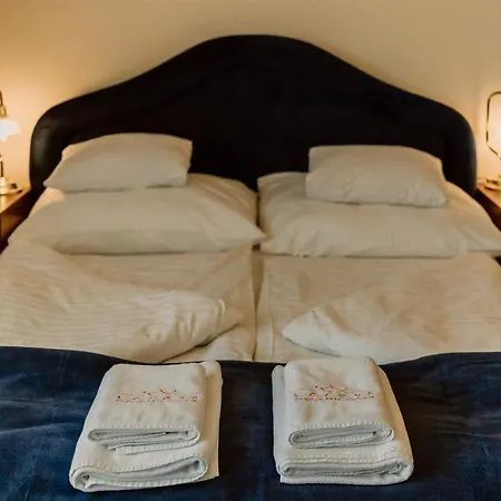 Pensionat Korona And Restaurant Hévíz