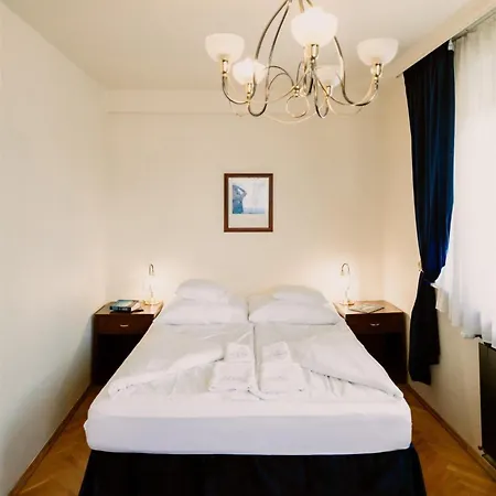 Pensionat Korona And Restaurant Hévíz