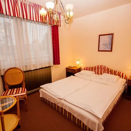 Pensionat Korona And Restaurant Hévíz