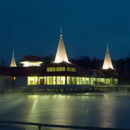 Korona And Restaurant Гостевой дом Хевиз