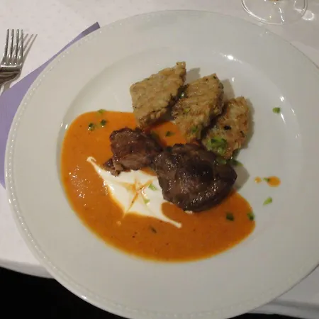 Korona And Restaurant בית הארחה