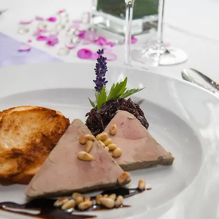 בית הארחה Korona And Restaurant 3*