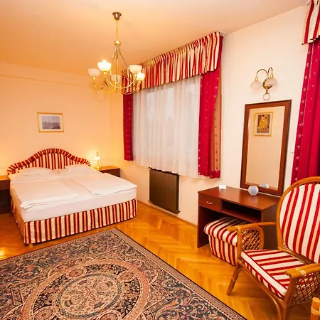 Гостевой дом Korona And Restaurant Хевиз