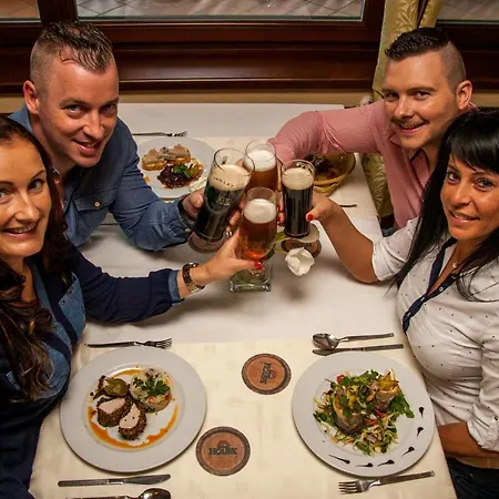 Korona And Restaurant Hévíz