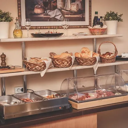 Korona And Restaurant