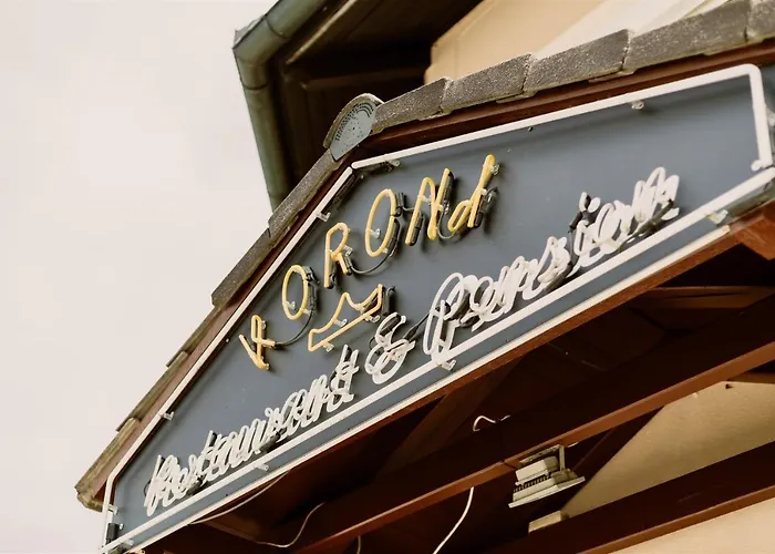 Korona And Restaurant Πανσιόν 4*