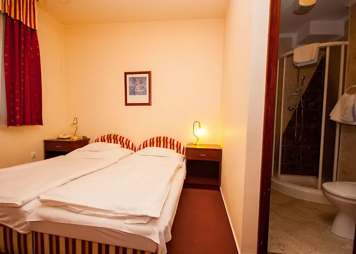 Korona And Restaurant Πανσιόν 4*