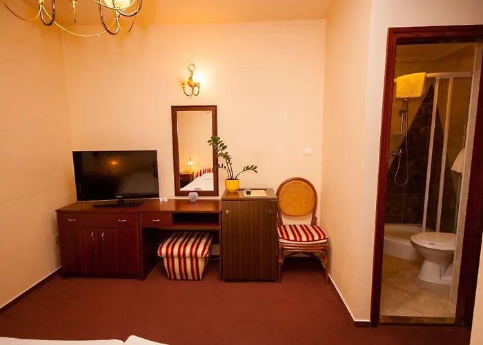 Πανσιόν Korona And Restaurant 4*