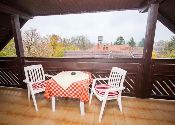 Πανσιόν Korona And Restaurant 4*