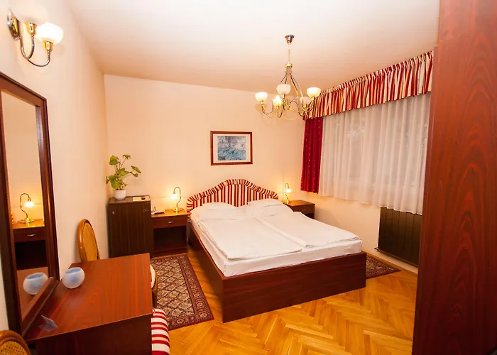 Korona And Restaurant Гостевой дом 4*