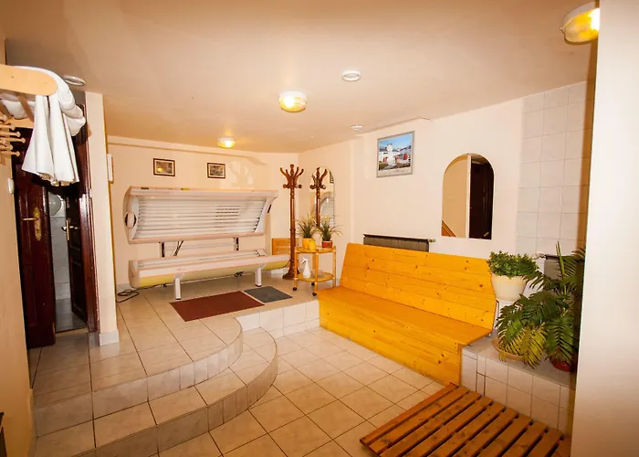Πανσιόν Korona And Restaurant 4*