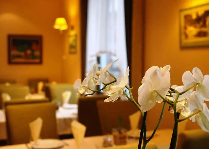 Πανσιόν Korona And Restaurant 4*