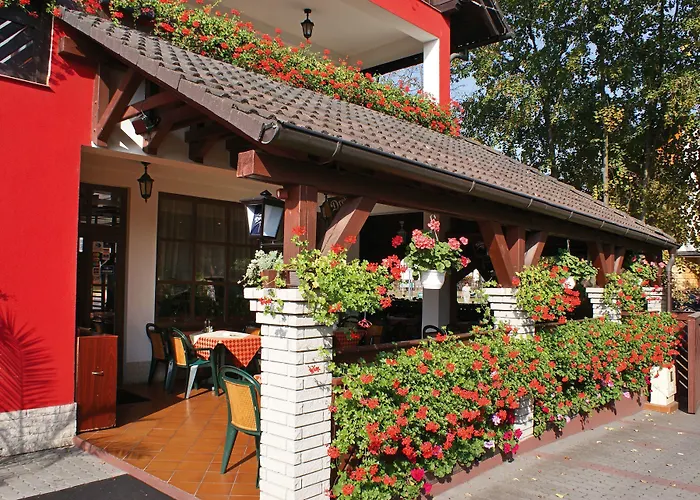 Korona And Restaurant Πανσιόν